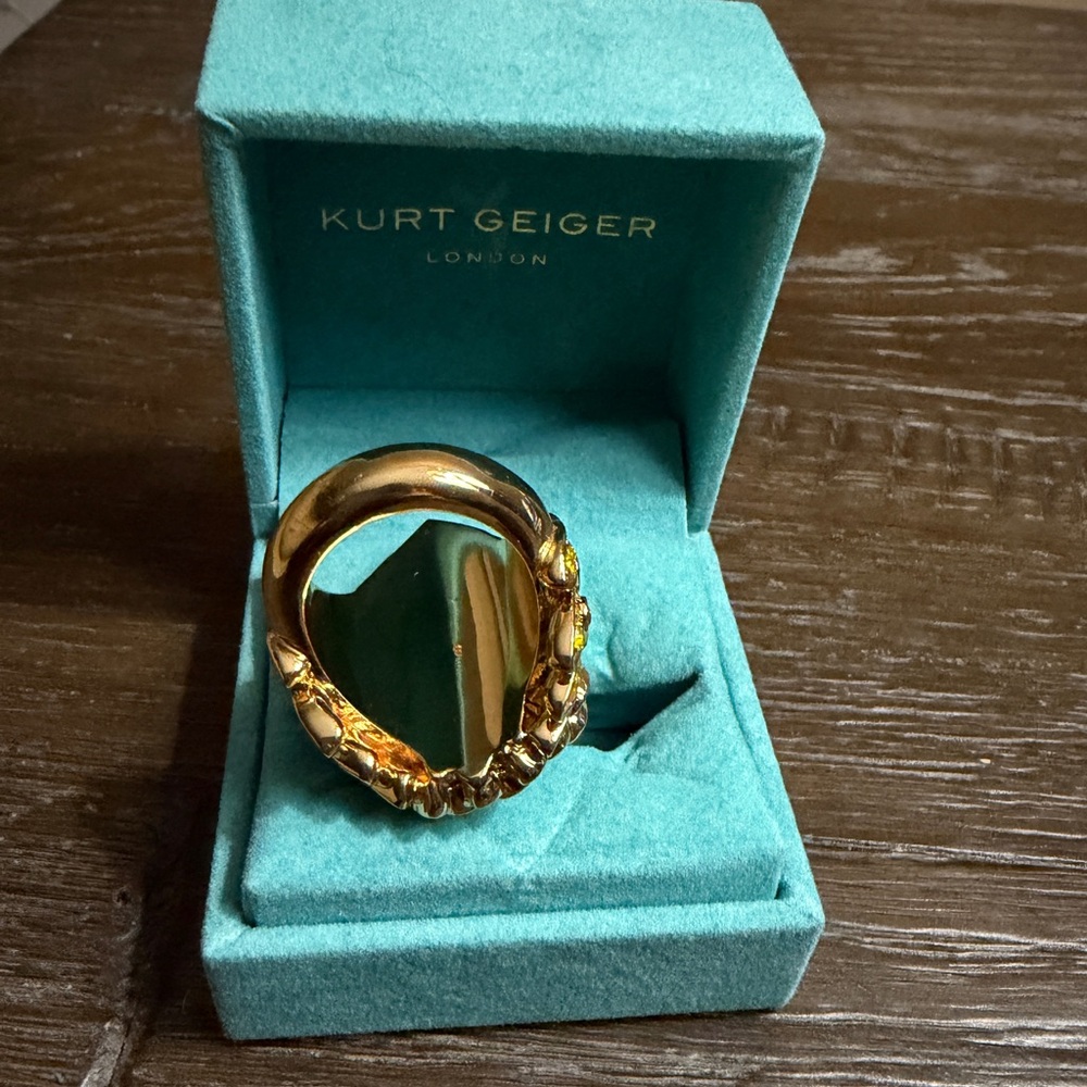 Kurt Geiger London Rainbow Eagle Head Ring with Multicolor Embellished jewels - Picture 4 of 6